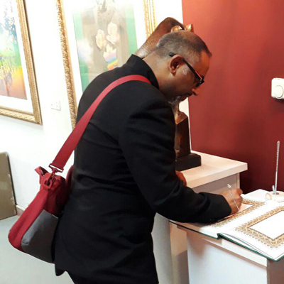 بازدید هنرمند کویتی از مرکز تجسمی حوزه هنری