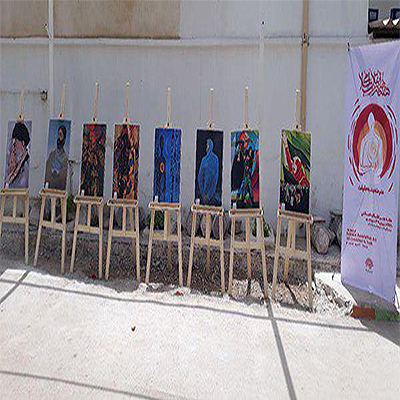 نمایشگاه پوستر انقلاب آثار تجسمی (طلایه) در مصلی نماز جمعه برگزار شد.