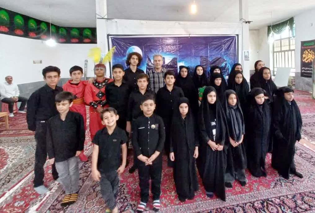 استقبال مردم روستای مرزیجران از نمایش مذهبی خرابه شام