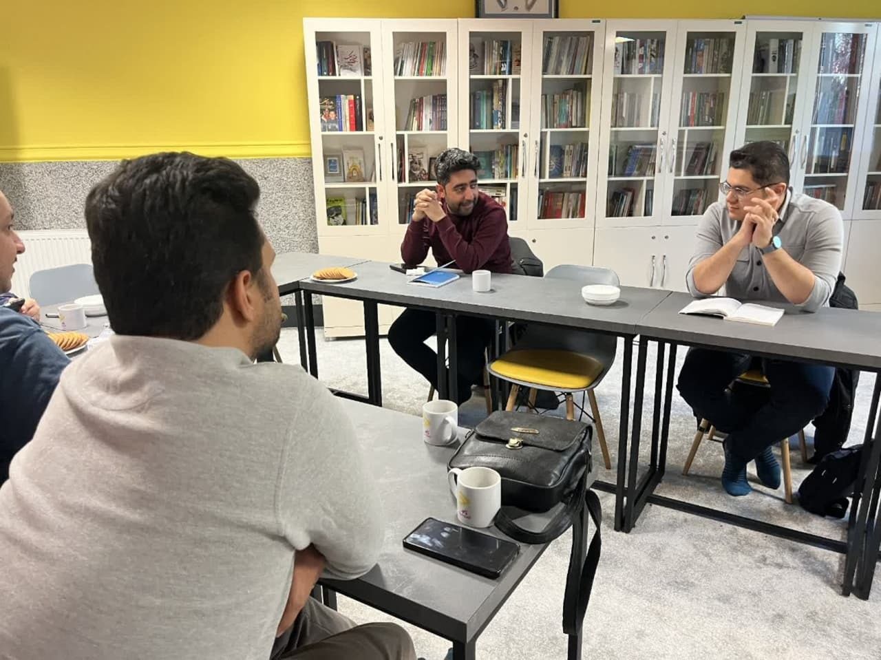 تبدیل روایتهای خام به هنر متفکرانه در محفل آوینیخوانی تبدیل روایتهای خام به هنر متفکرانه در محفل آوینیخوانی