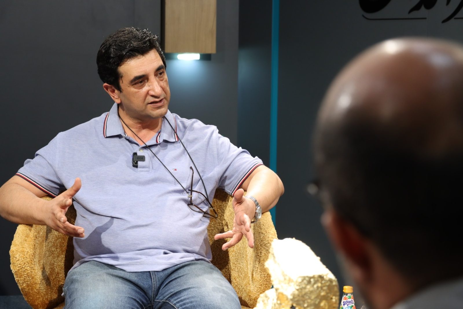 بلایی که بر سر تئاتر ما آمد جشنواره زدگی بود/ تئاتر باید آیینه تمام نمای واقعیتهای اجتماعی باشد/ تئاتر شده یک پدیده لوکس و تجملی برای کسب درآمد طبقه‌ای و تفاخر طبقه ای دیگر بدون معنای جریان ساز / تئاتر رایگان ارزش این هنر را خدشه‌دار می‌کند / اگر مردم نمی آیند ما باید به میان مردم برویم